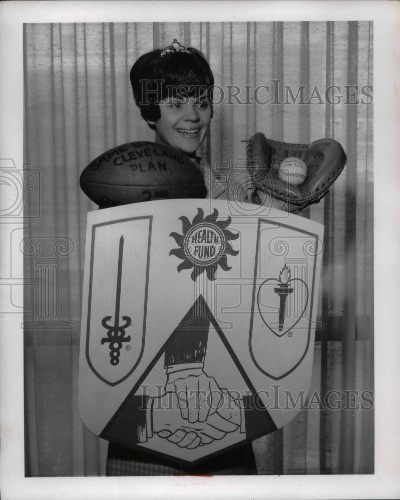 1969 Press Photo Karen Talk 1969 Cleveland Plan Girl Displays Awards - nea40081 - Historic Images