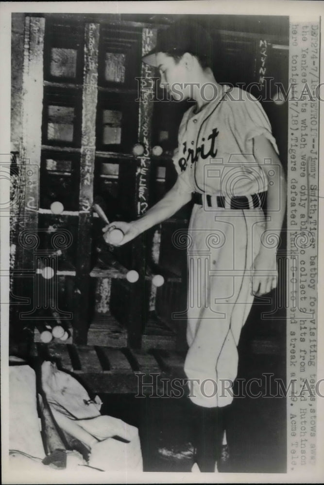 1947 Press Photo Jimmy Smith Tiger Batboy Yankees - Historic Images