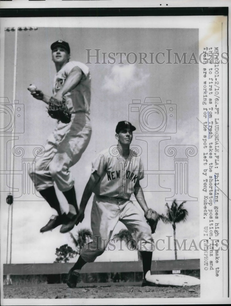 1962 New York Giants Phil Linz Throws And Tom Tresh Plays Shortstop - Historic Images
