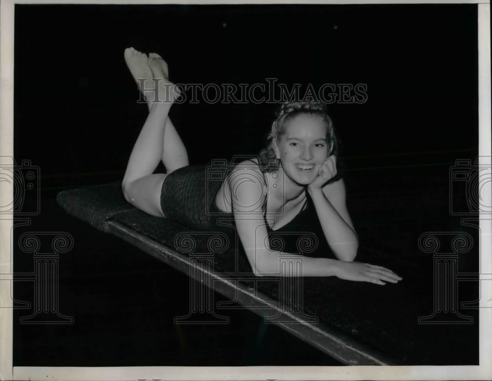 1940 Press Photo diver Leota Woodmansee in San Francisco for AAU Dive - Historic Images