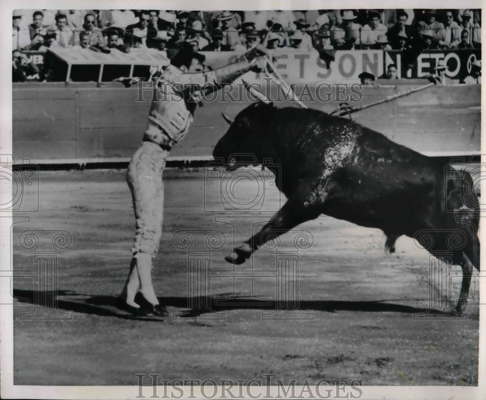 1952 Press Photo Atonio Ordonez Mexican Bullfighter Mexico City Bullfighting - Historic Images