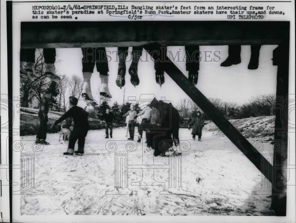 1961 Press Photo Dangling Skater's Feet at Springfield's Bunn Park - Historic Images