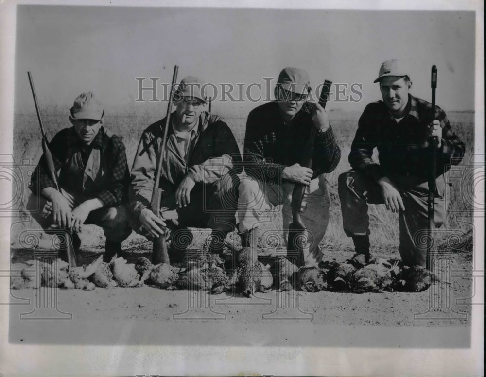 1945 Press Photo Members of Detroit Tigers In Huron For Fundraising Game - Historic Images