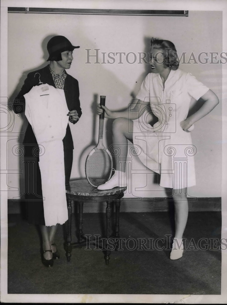 1937 Press Photo Molla Mallory W/Bonnie Clare Modeling Tennis Frock - Historic Images