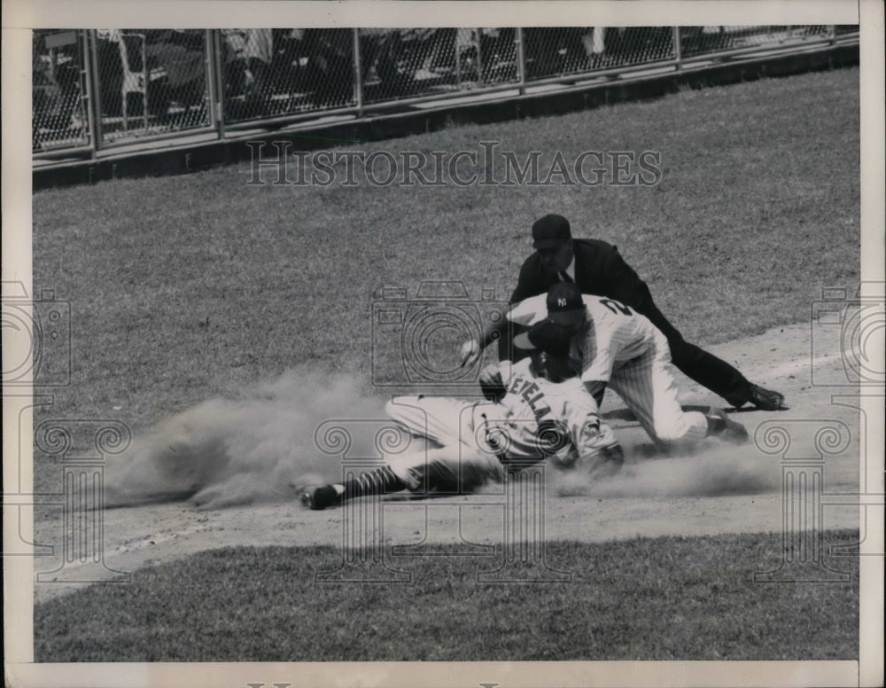 1948 Press Photo Joe Gordon of Cleveland, Billy Johnson of Yankees - Historic Images