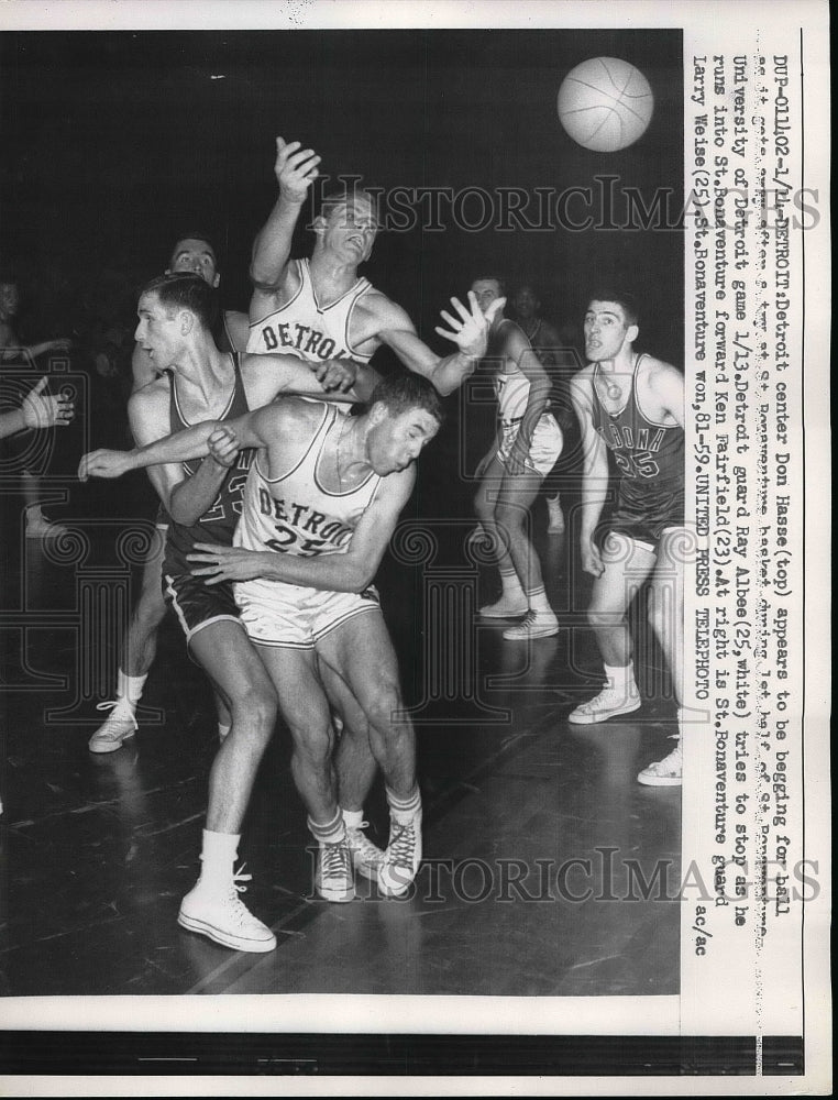 1958 Detroit's Don Hasse & Ray Albee in Action in Home Game - Historic Images