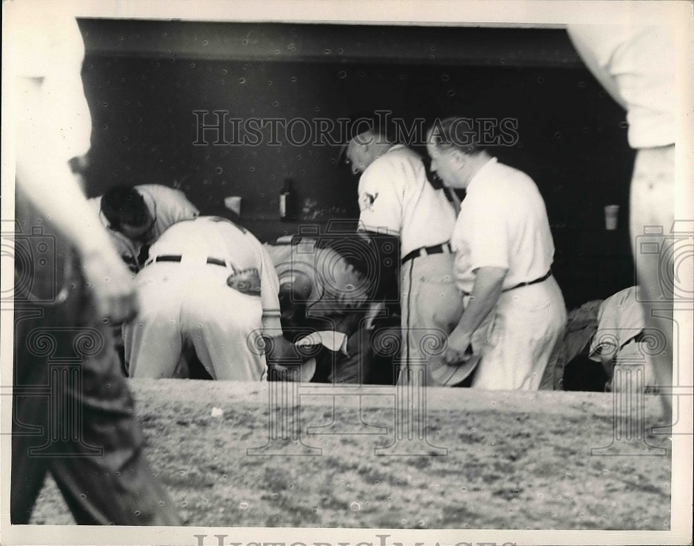 1949 Press Photo Cleveland Indians Jim Hegan In Dugout After Winning Game - Historic Images