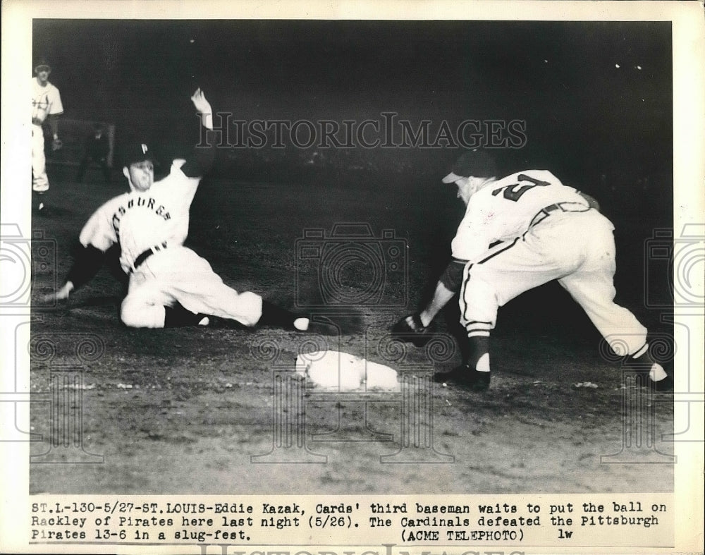 1949 Press Photo Eddie Kazak Cardinals Tags Out Marv Rackley Pirates At 3rd Base - Historic Images