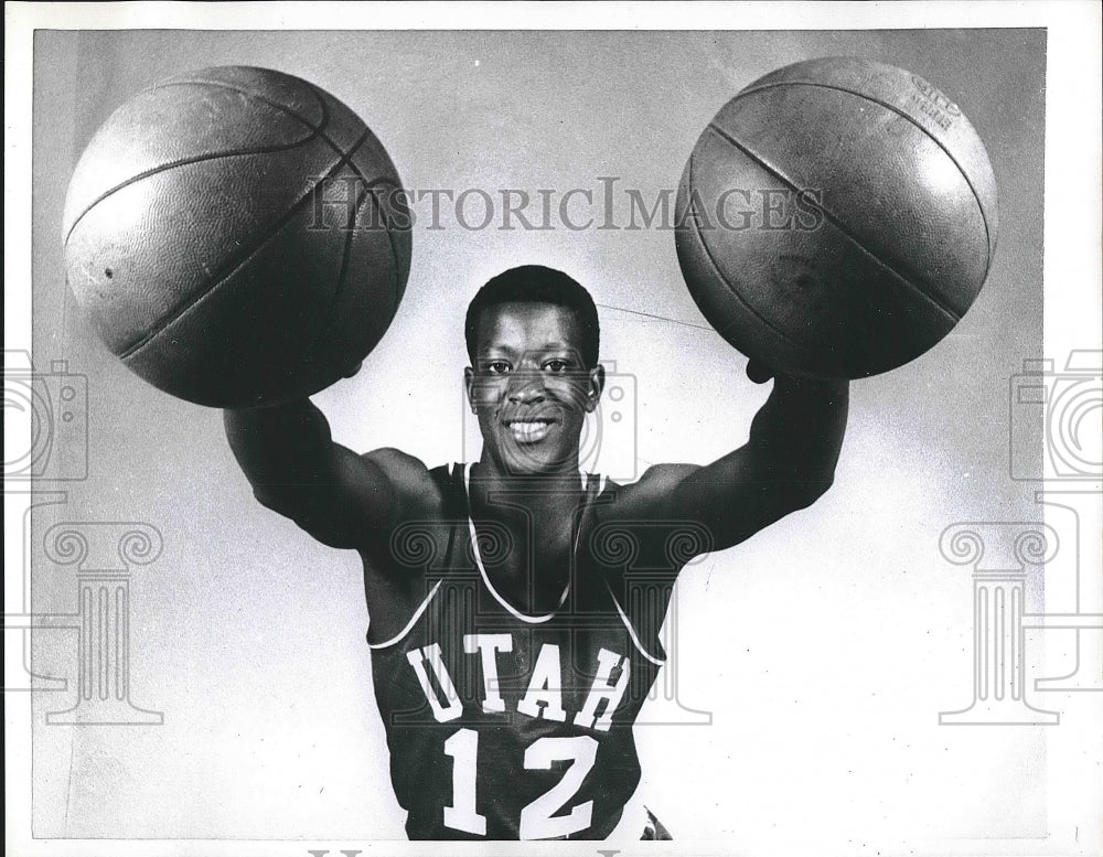 1960 Press Photo University of Utah Basketball Player Bill McGill Holding Balls-Historic Images