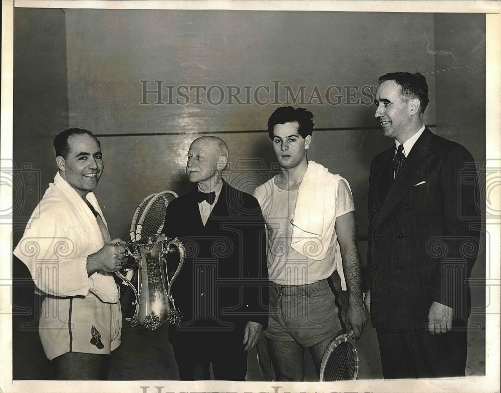 1941 Press Photo Joe Lordi receiving the tennis cup from Norman Torrance - Historic Images