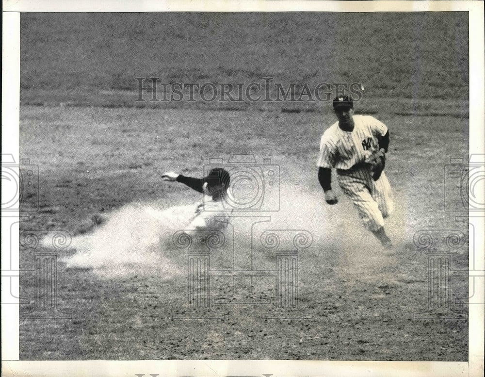 1941 Press Photo Boston Red Sox James Tabor &amp; New York Yankees Joe Gordon - Historic Images