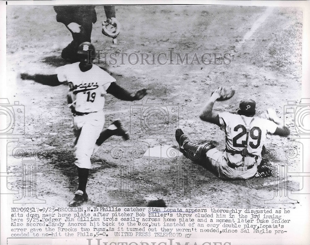 1956 Dodger Jim Gilliam Runs Home Past Phillie Catcher Stan Lopata - Historic Images