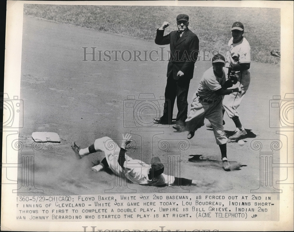 1948 Press Photo White Sox Floyd Baker forced out at 2nd vs Indians - Historic Images