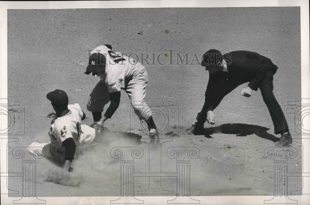 1951 Press Photo Indians Bobby Avila Trying to Steal Second by Phil Rizzuto - Historic Images