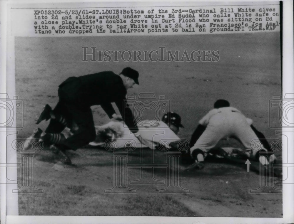 1961 Press Photo St. Louis Cardinals Bill White Diving To Second Base - Historic Images
