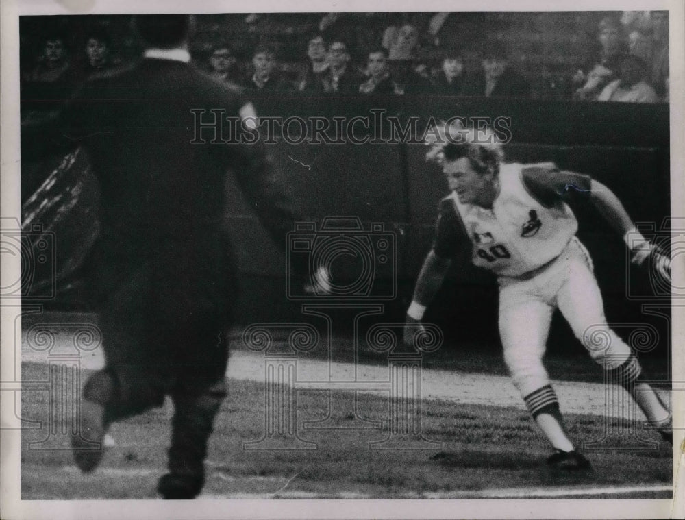 1969 Cleveland Indians Tom Hawks Running For Ball - Historic Images