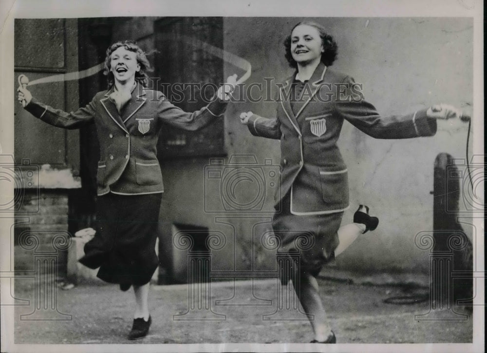 1938 Press Photo American Table Tennis Players Henry &amp; Wilkerson Jump Rope - Historic Images