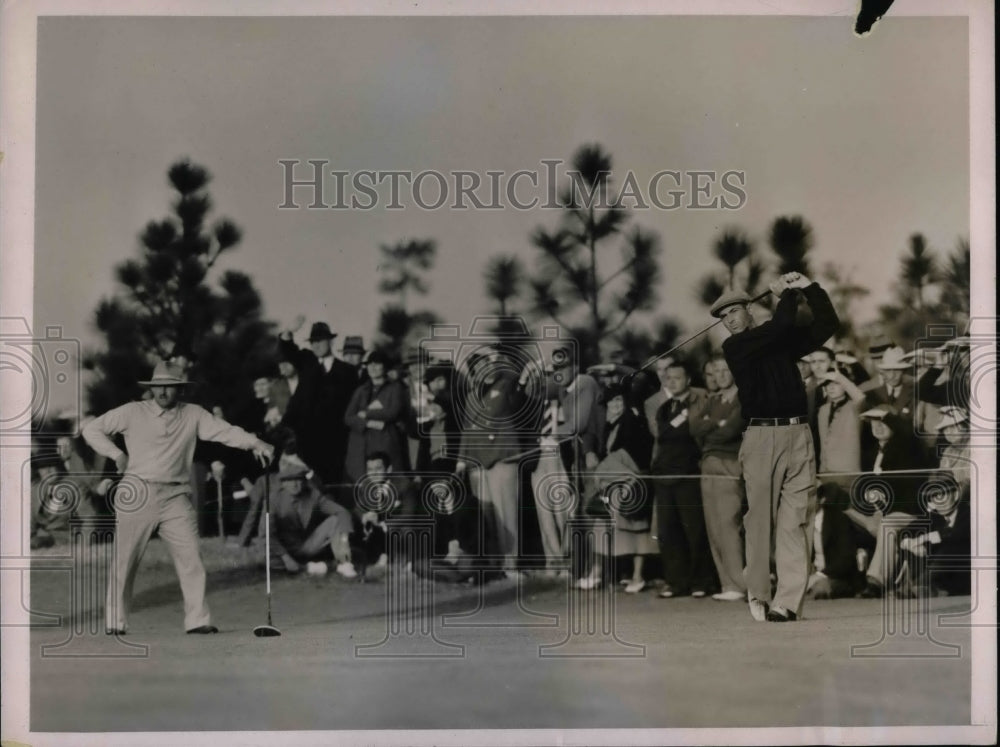 1936 Press Photo Denny Shute on the 18th tee, Bill Melhorn, Punehurst, NC - Historic Images
