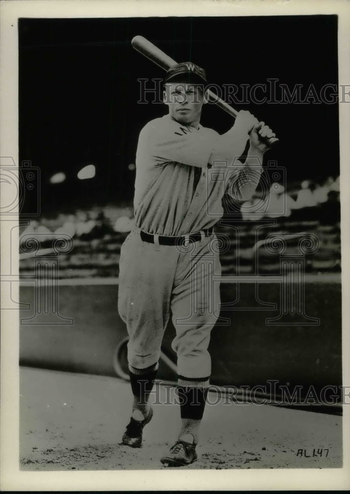 1934 Press Photo Dave Harris, Washington Senators Outfielder - Historic Images
