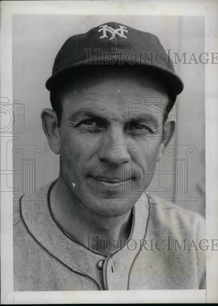 1940 Press Photo New York Giants Raymond Haysworth At Training Camp-Historic Images