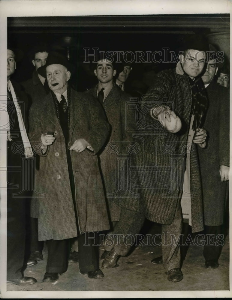 1940 Press Photo Phil Haggerty Al Brancato Autry Mitchell Pitcher Athletics-Historic Images