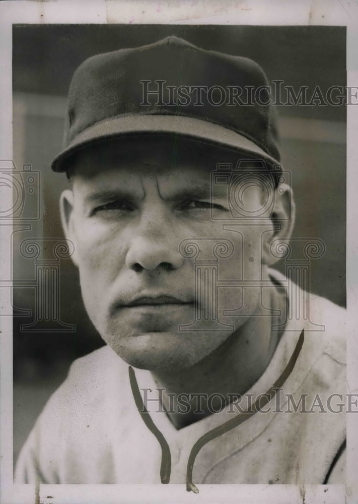 1937 Press Photo Peter Appleton Pitcher Washington Senators - Historic Images