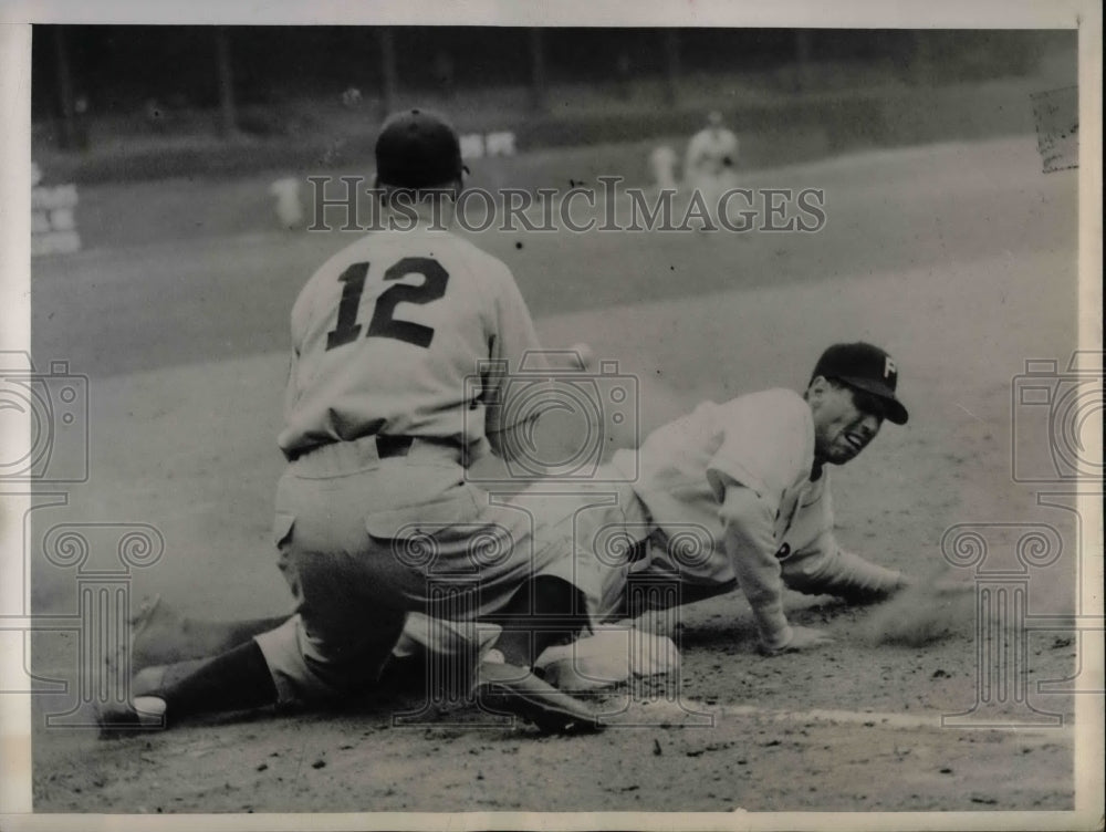 1945 Vince Dinges of Philadelphia Phillies, Wallen of Boston Braves - Historic Images