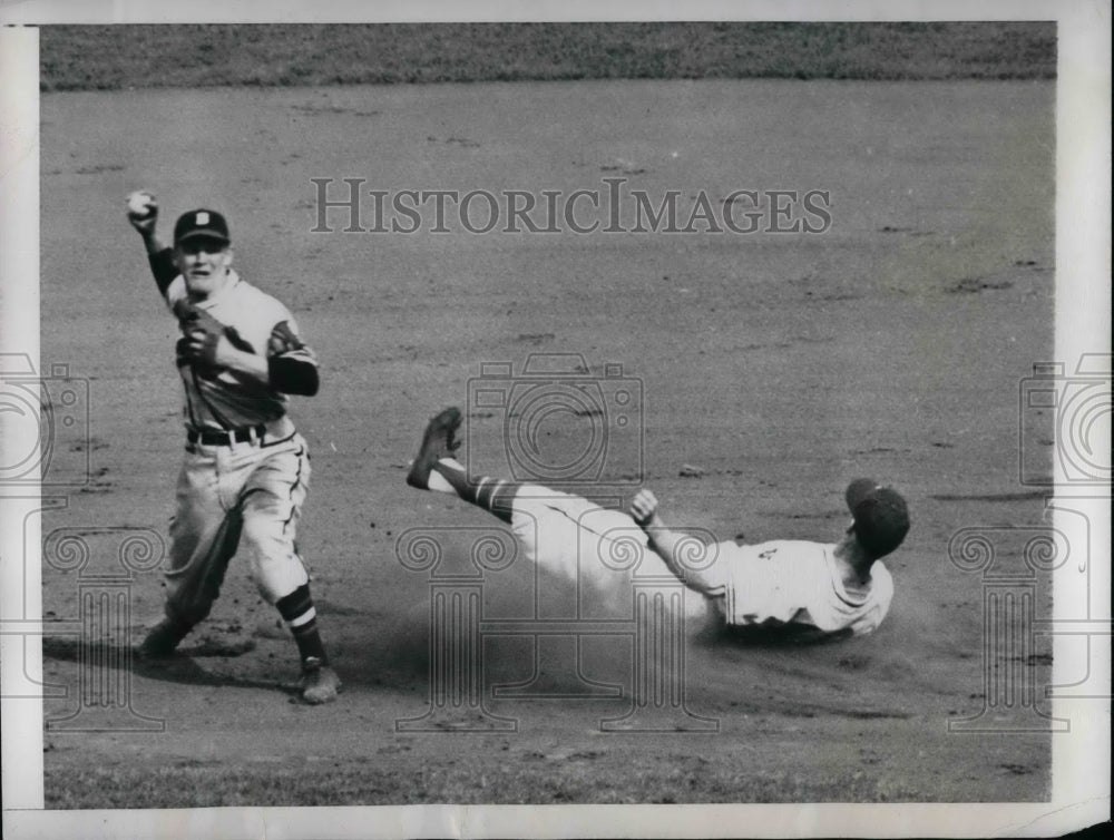 1946 Buddy Kerr of the Giants and Bill Wietelmann of the Braves - Historic Images
