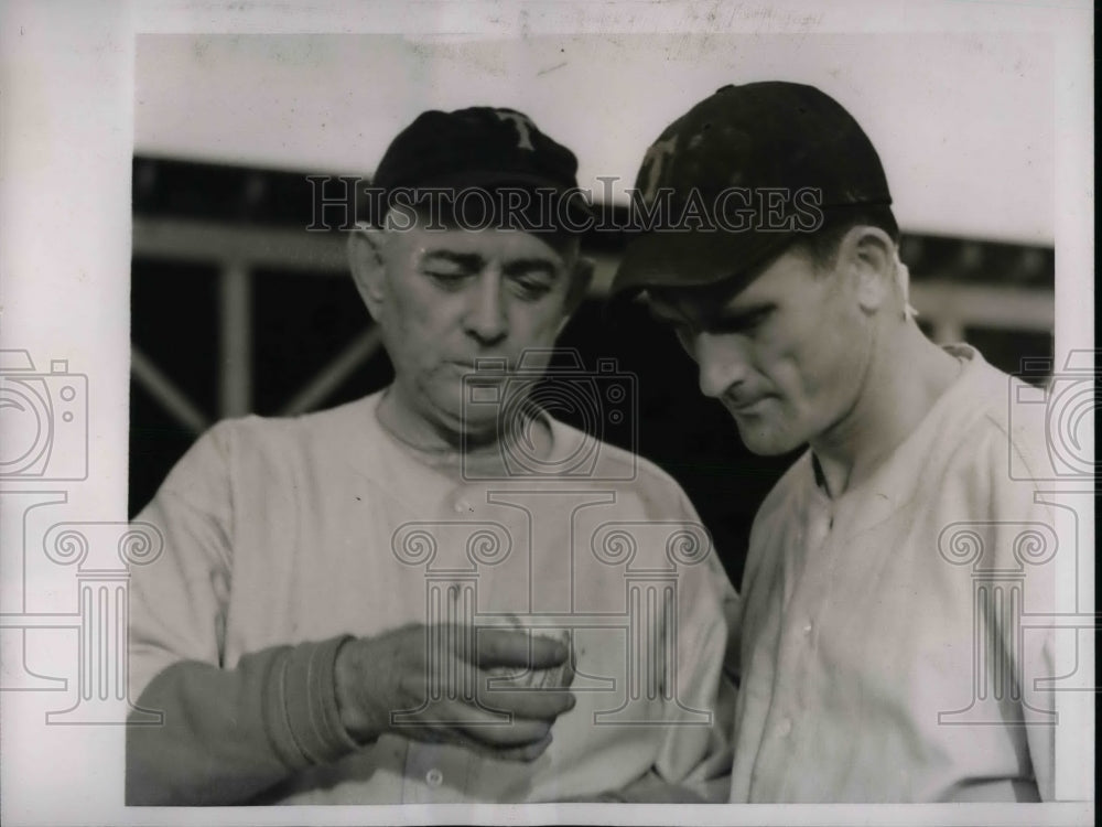 1938 Spencer Abbott Shows Virgil Brown How He Use To Pitch Them - Historic Images