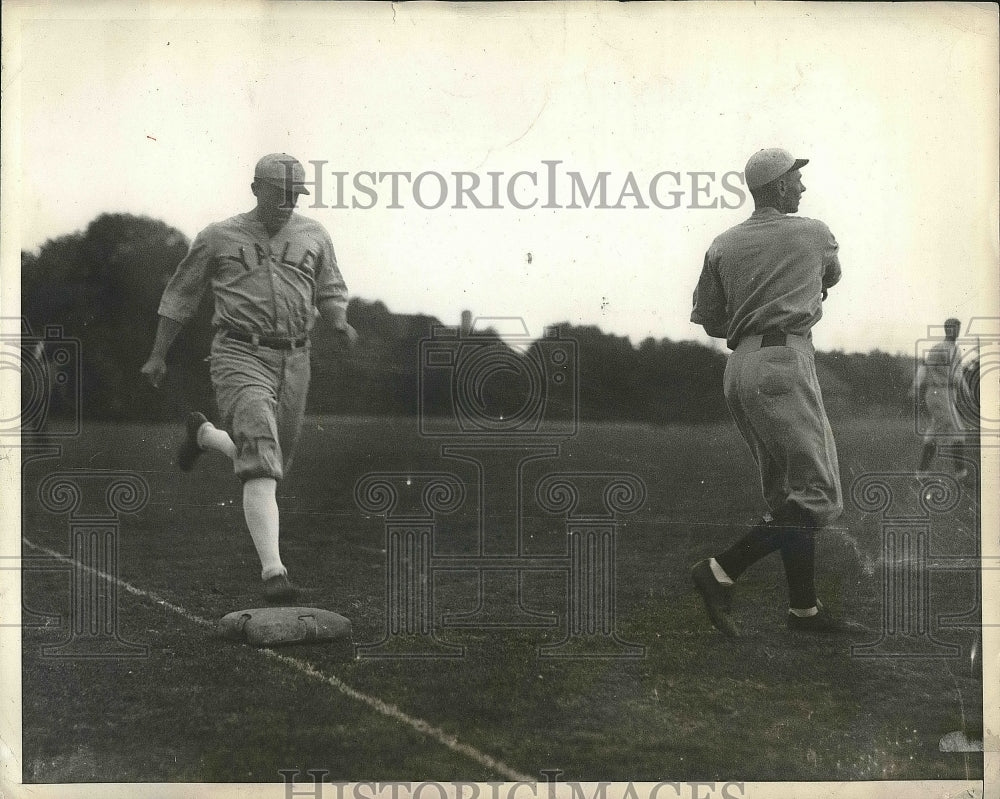 1931 Paul Crane, Playing For Yale, Is Out At First - Historic Images