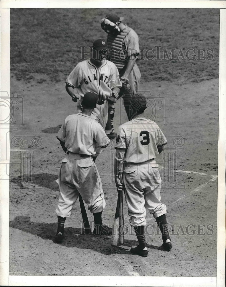 1941 Press Photo Norman Young Umpire Pinelli Al Lopez - Historic Images