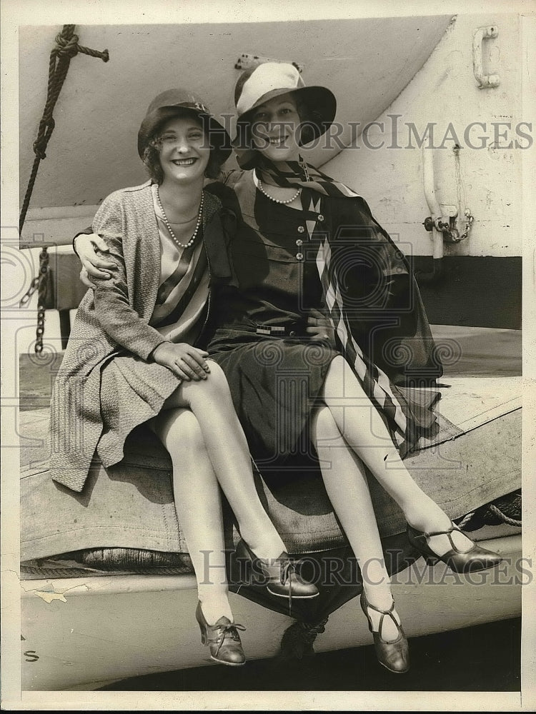 1929 Press Photo Stephany & Emily Castle, Well Known Musical Comedy Actresses - Historic Images