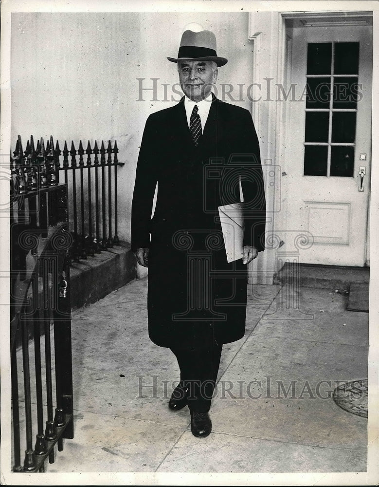 1935 Press Photo Secretary Of State Cordell Hull Leaving White House Entrance - Historic Images