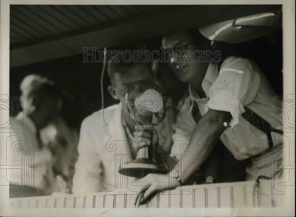 1930 Press Photo Tennis Players George Lott &amp; John Hope Announcing Victory - Historic Images