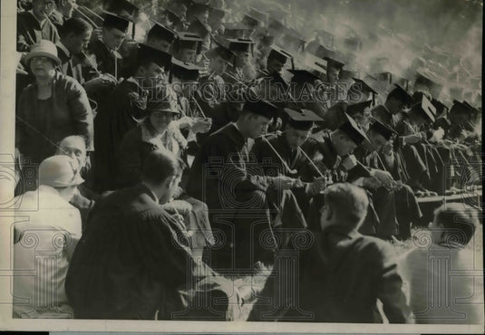 1926 Press Photo View Of Princeton University Senior Class Members On Campus-Historic Images