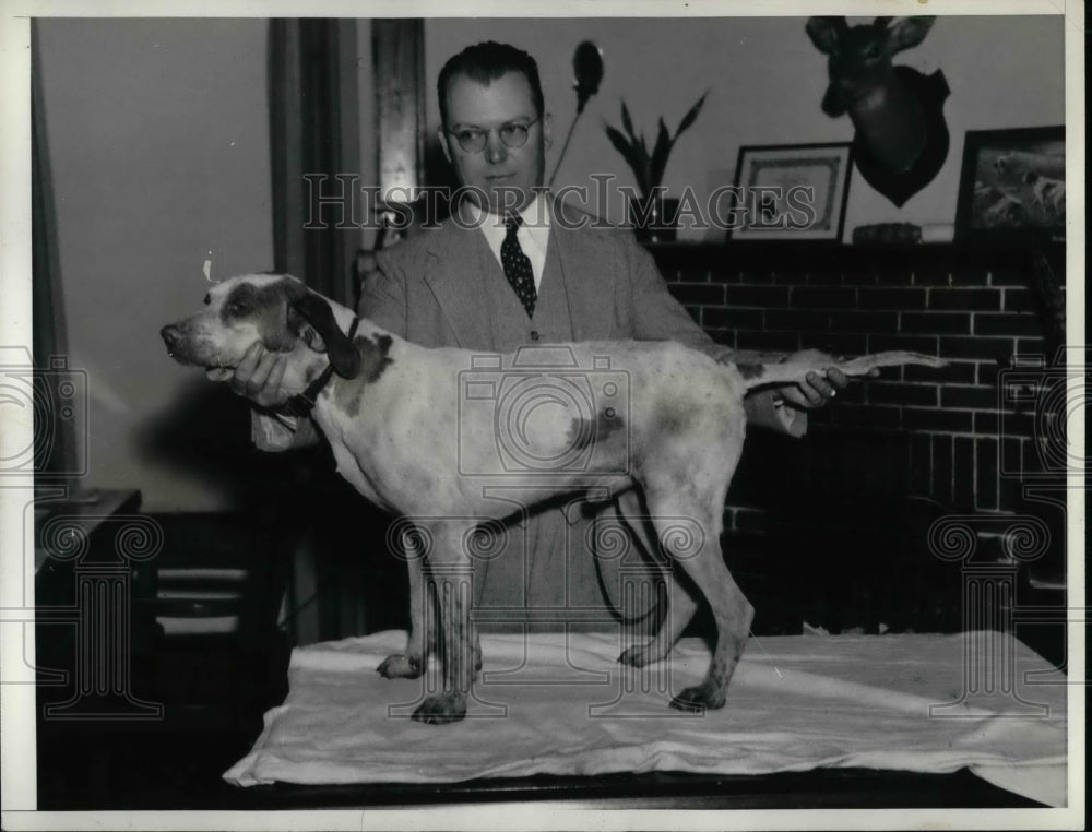 1936 Press Photo Dr Jerry Ruble And his new Field Trial dog - nea46883 - Historic Images