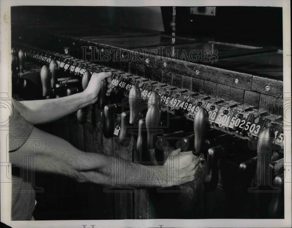 1940 Press Photo Switch Operators Go Over Network of Rails - Historic Images