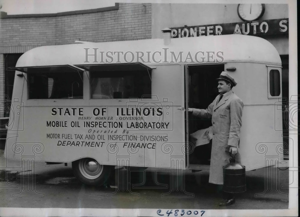 1939 Press Photo Illinois State Finance Department Mobile Unit - Historic Images