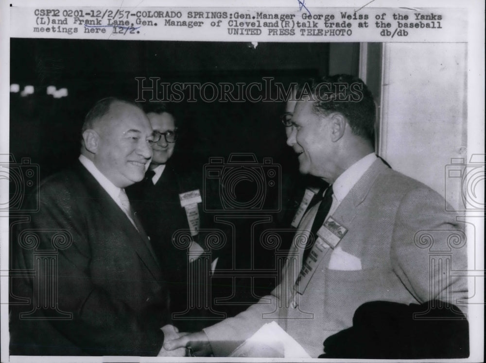 1957 Press Photo George Weiss and Frank Lane talk trade at a baseball meeting - Historic Images