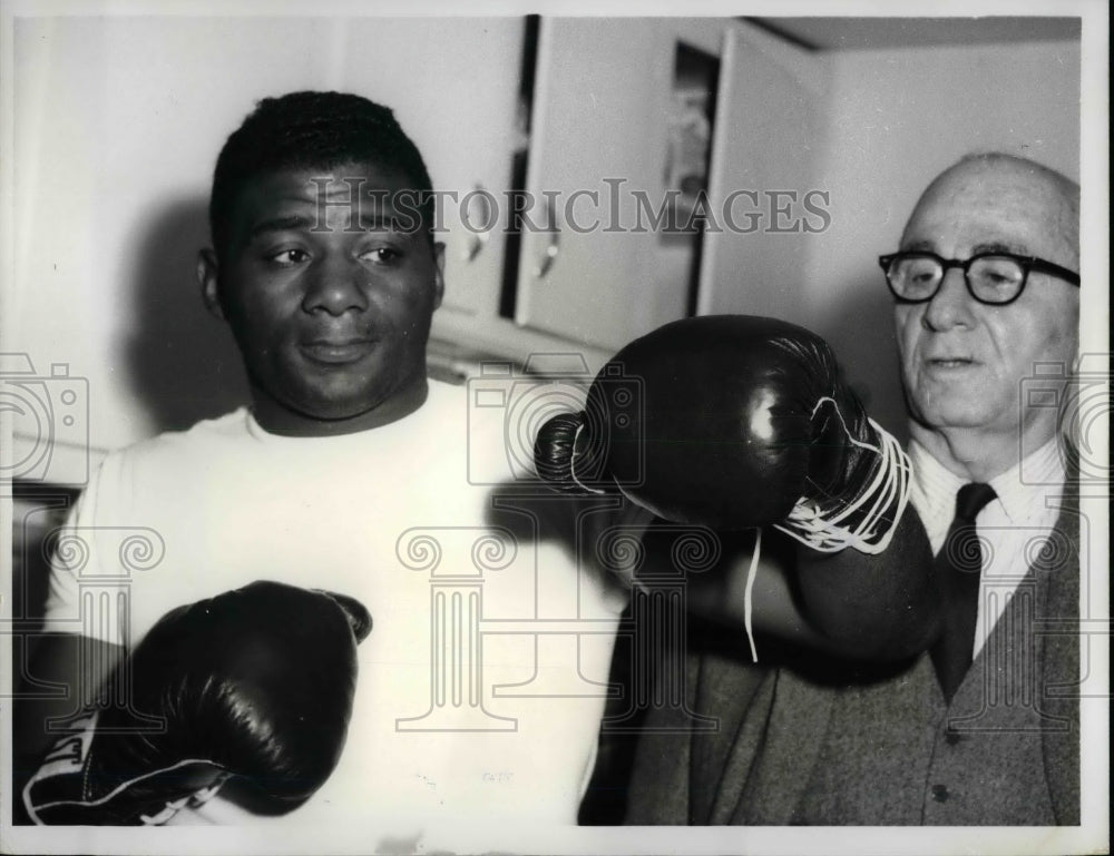1965 Press Photo Ex heavyweight champ Floyd Patterson in training, M Krulewitcch-Historic Images