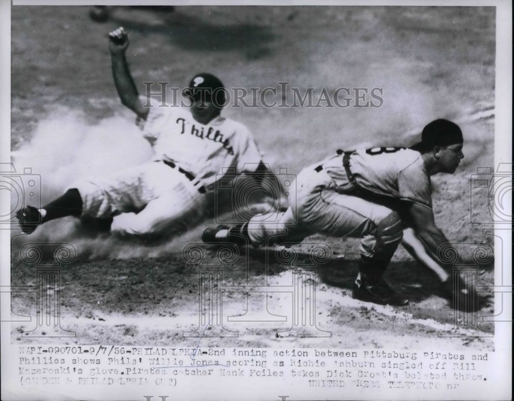 1956 Press Photo Pirates Richie Ashburn vs Phils' Willie Jones - nea47418 - Historic Images