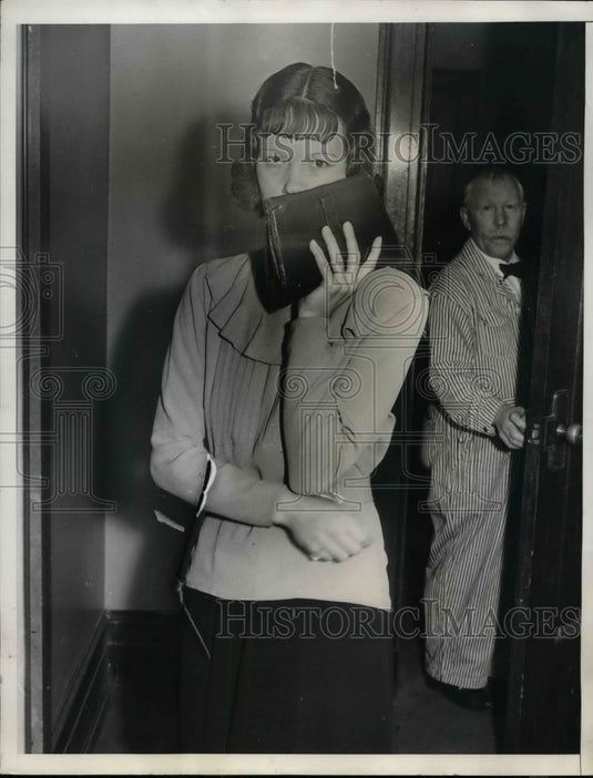 1953 Press Photo Mrs Peggy Haenel Accomplice to Her Husband Badger Game - Historic Images