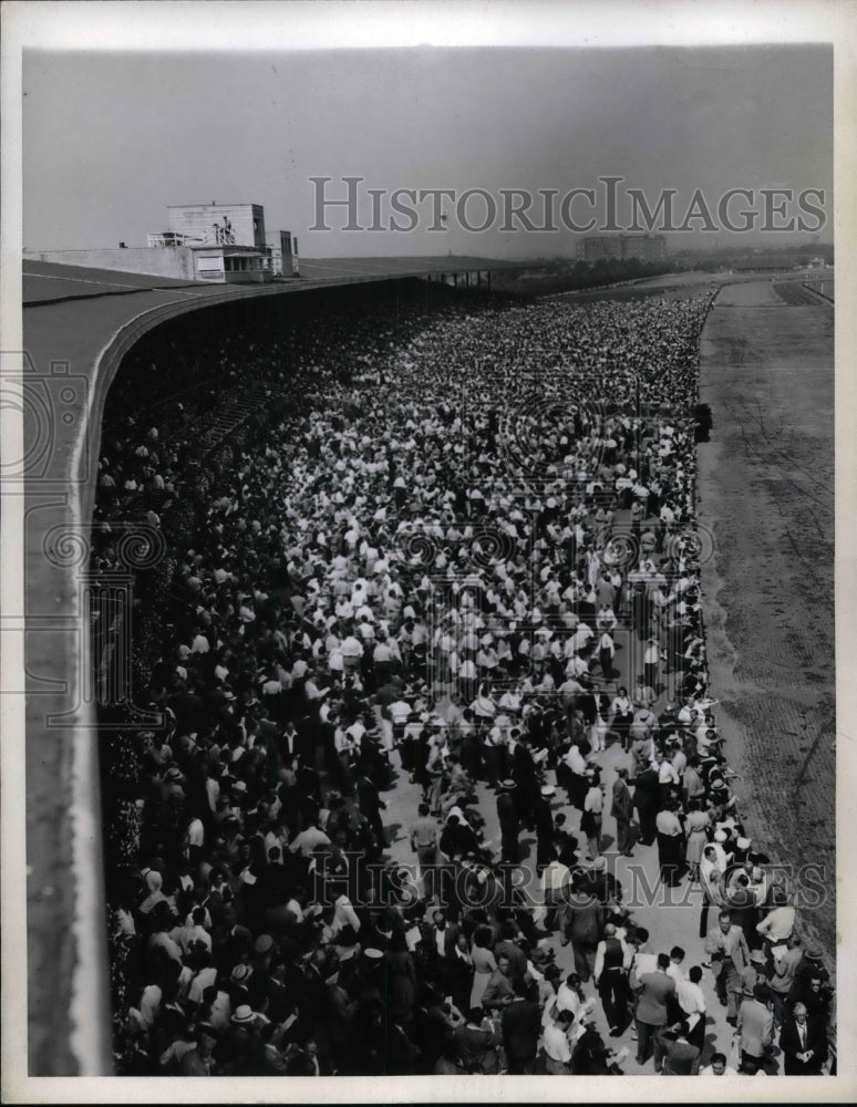 1943 Press Photo Labor Day Aqueduct Races-Historic Images