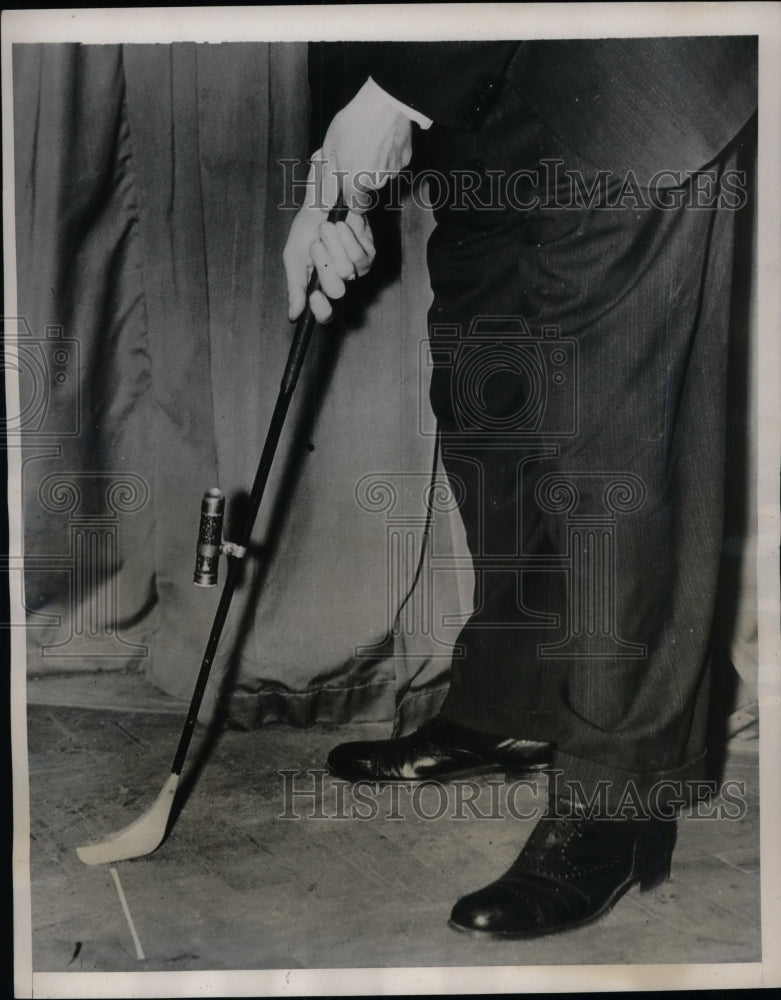 1939 Press Photo Red Light On Putter - Historic Images