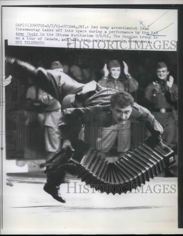 1961 Press Photo Red Army Accordianist Ivan Tchermontay Performing in Canada - Historic Images