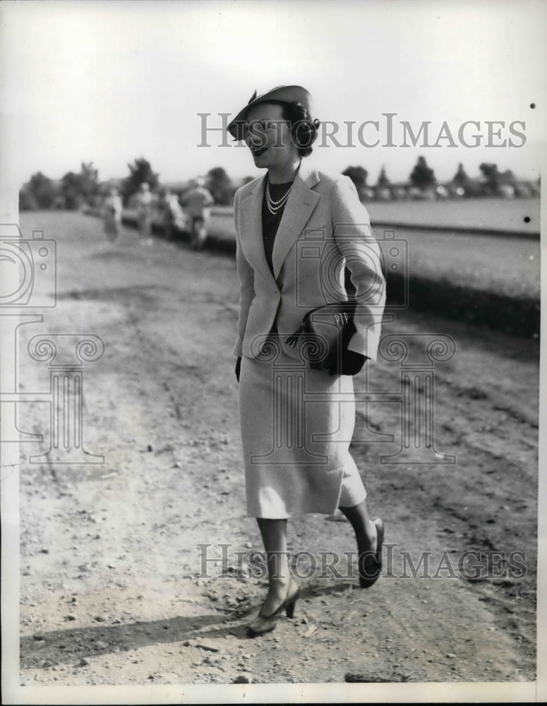 1937 Mrs John H.G. Pell Socialite to Watch Polo Match - Historic Images
