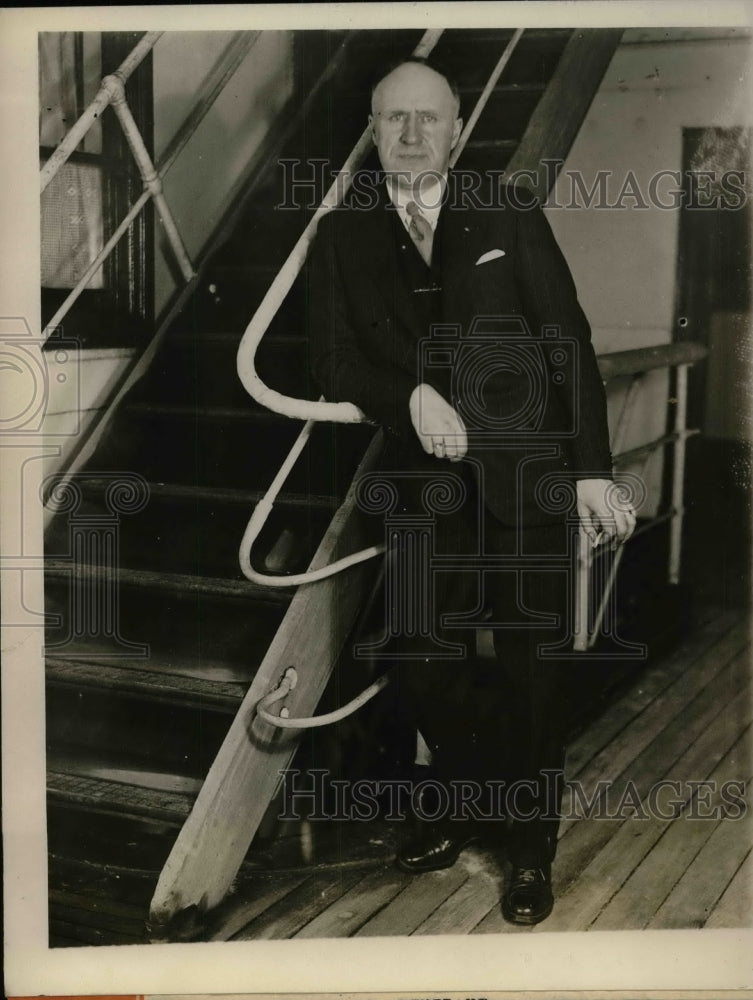 1927 W.J. Pentland, president of deminion Stores - Historic Images