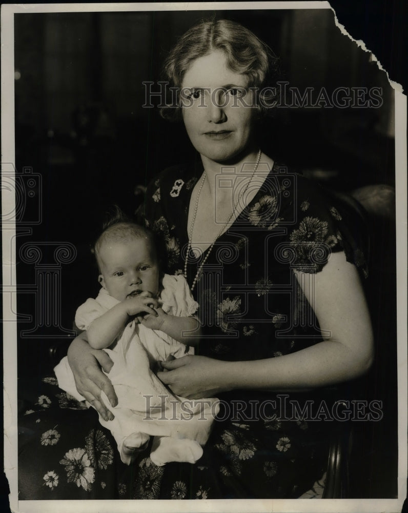 1930 Press Photo Secretary of War Patrick Hurley's wife and baby daughter Mary - Historic Images
