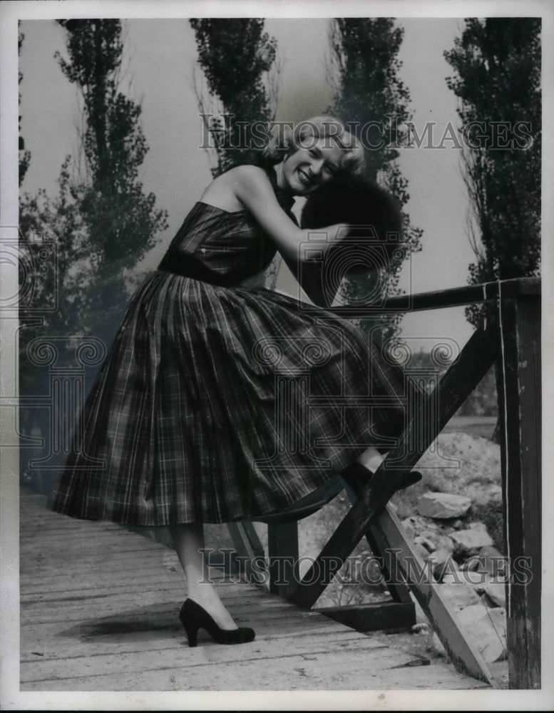 1953 Halles Brothers fashions on a model  - Historic Images