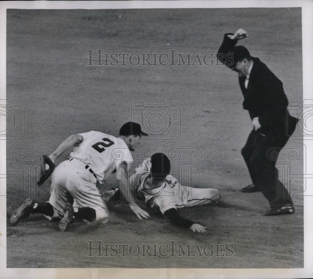 1952 Press Photo Athletics Eddie Joost vs Indians George Strickland - Historic Images
